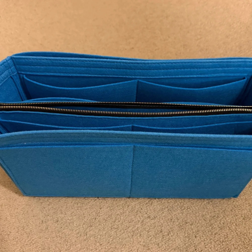 Coach Rogue Tote - Picture 14 of 17